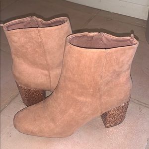 Heeled booties